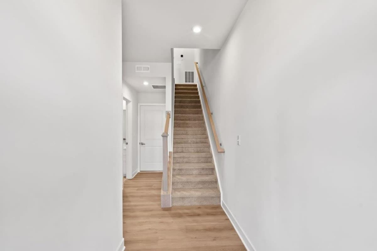 Luxurious King 3br Townhouse Mins To Uptown Clt! Holiday home Charlotte