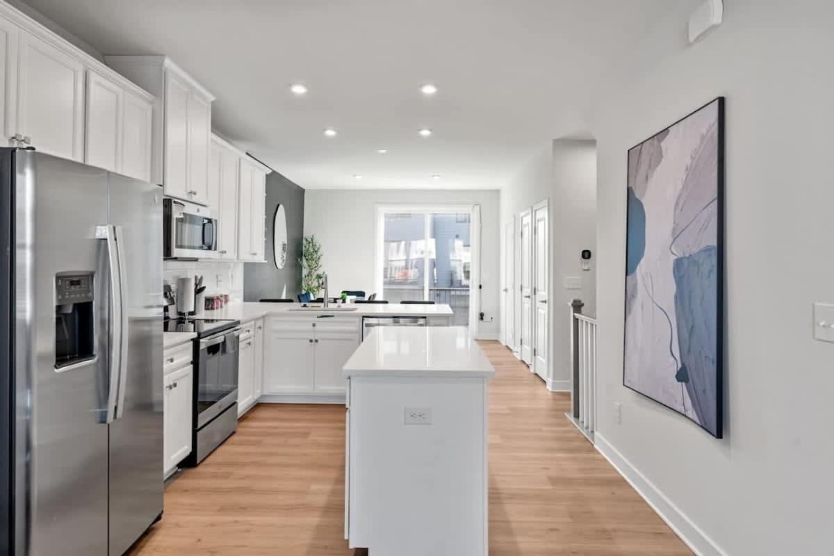 Luxurious King 3br Townhouse Mins To Uptown Clt! Charlotte