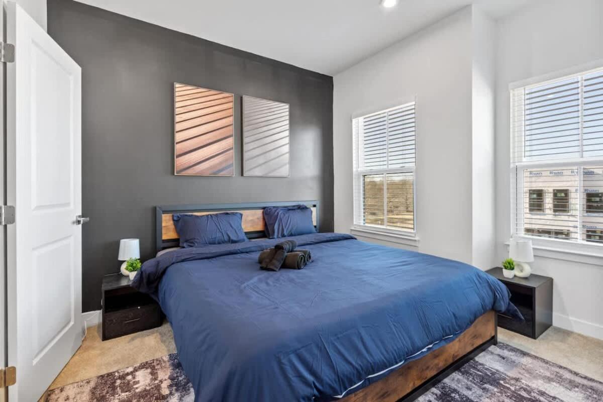 Luxurious King 3br Townhouse Mins To Uptown Clt! * Charlotte